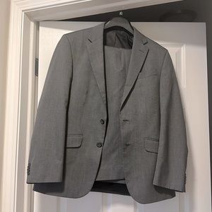 Kenneth Cole gray suit set (jacket is 40 short and pant is 36 W x 32 Length)